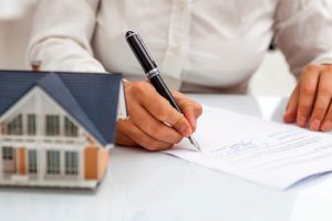 Qual a documentação necessária para alugar um apartamento